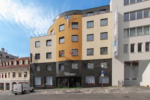 President Hotel Bratislava Buitenkant foto
