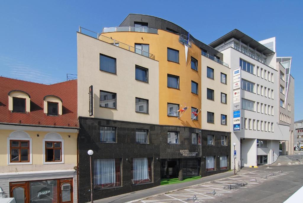 President Hotel Bratislava Buitenkant foto